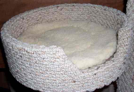 luxuriously padded faux fleece liner for crow's nests
